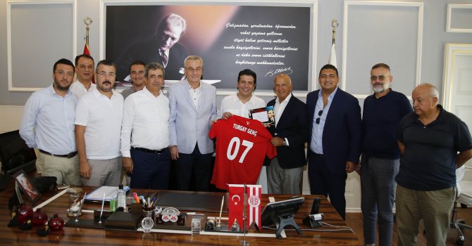 Başkan Genç, Antalyaspor Derneğini ve Yönetimi ağırladı