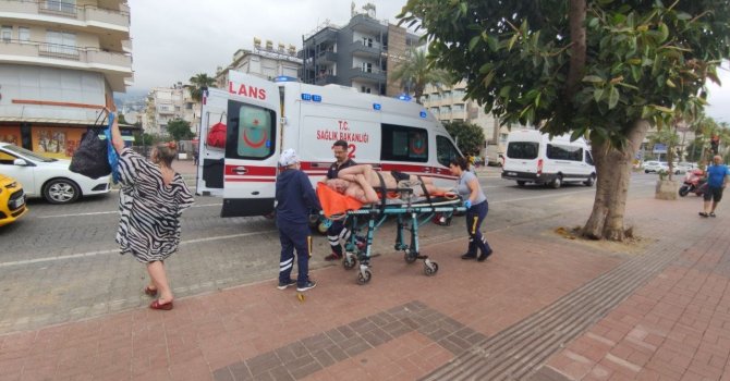 Serinlemek için denize giren turist boğulma tehlikesi yaşadı