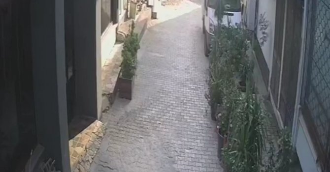 Hatay’da ölü bulunan kadının düştüğü anlar kamerada