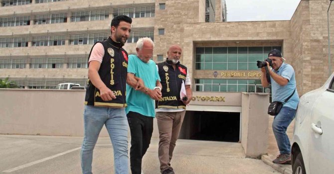 Gürültü uyarısında bulunan yöneticiyi bıçaklayarak öldüren kiracı, adliyeye sevk edildi