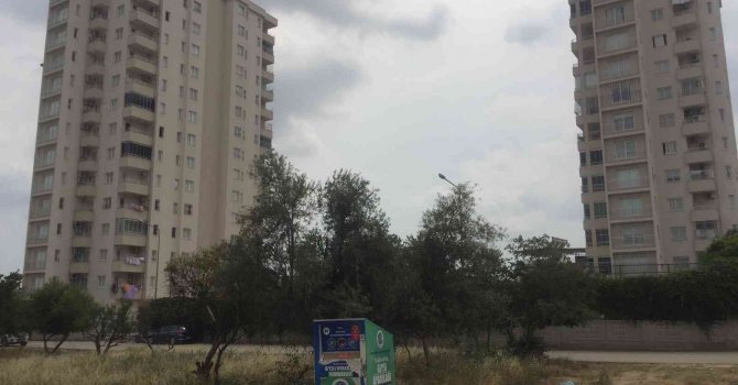 Giysi kumbarasından hırsızlık kamerada