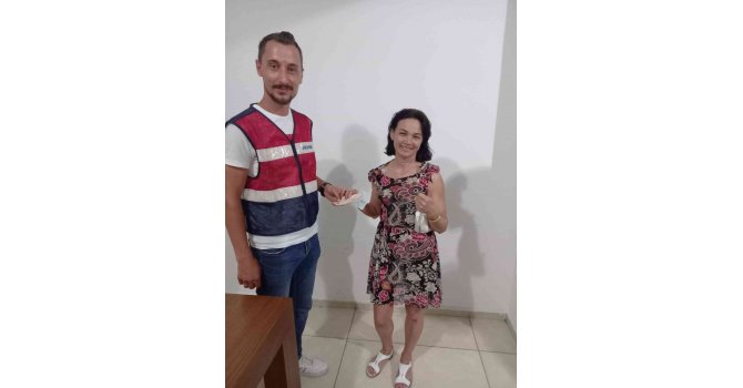 Turistin 800 TL’sini gasp eden şüpheli yakalandı