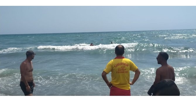 Hatay’da rip akıntısına kapılan vatandaş kurtarıldı