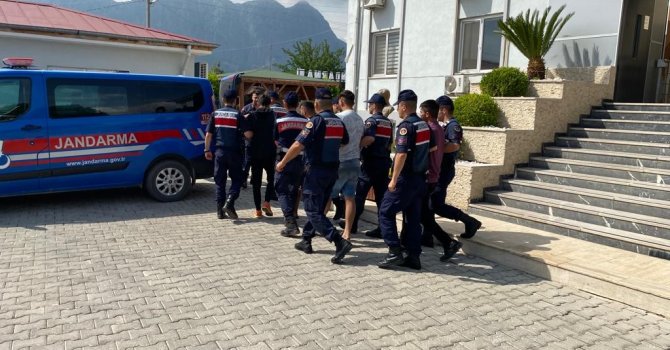 İzinsiz kazı yapan 3 kişi gözaltına alındı