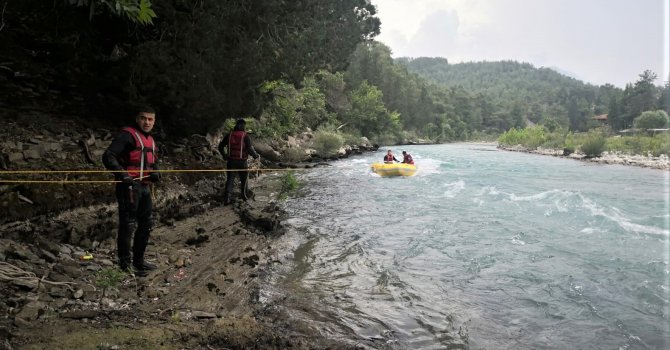 Köprülü Kanyon’da da akıntıya kapılan Asyalı genç için aramalar durmaksızın devam ediyor