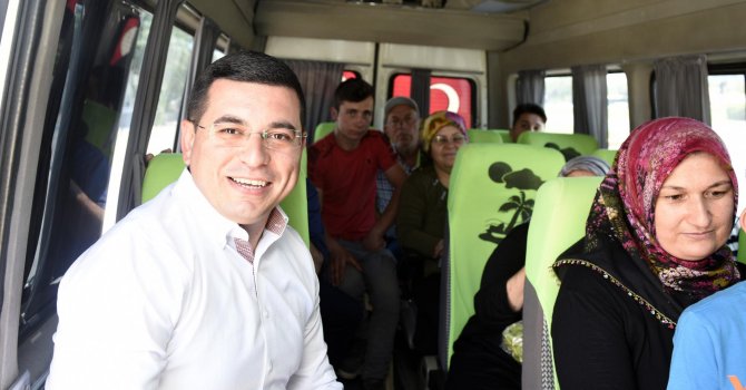 Tütüncü minibüste