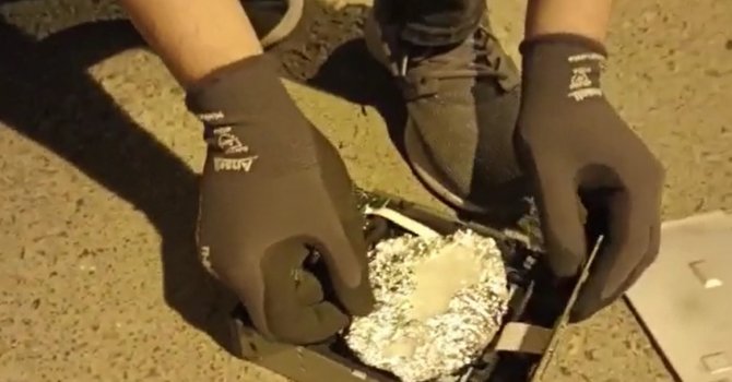 Uyuşturucu oto teybin içinden çıktı, 2 kişi gözaltına alındı