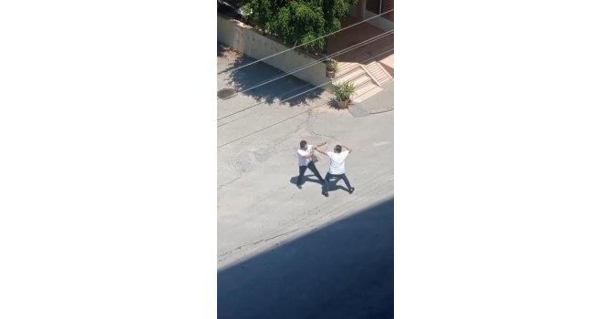 Tartıştığı şahsın saldırısına uğrayan hasta nakil ambulansı şoförü yumruklara böyle direndi