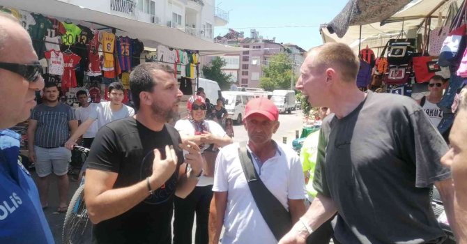 Saat çalan Rus turist aileye esnaftan suçüstü