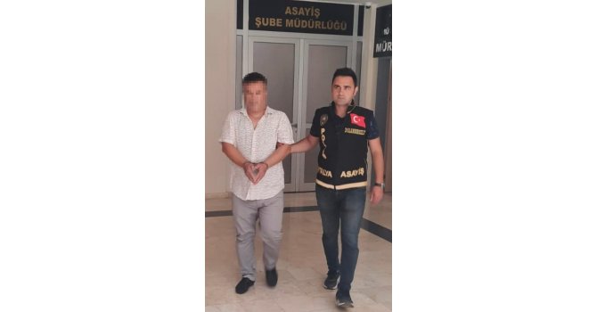 İlanda gördüğü cep telefonunu eşine gösterme bahanesiyle alıp ortadan kayboldu