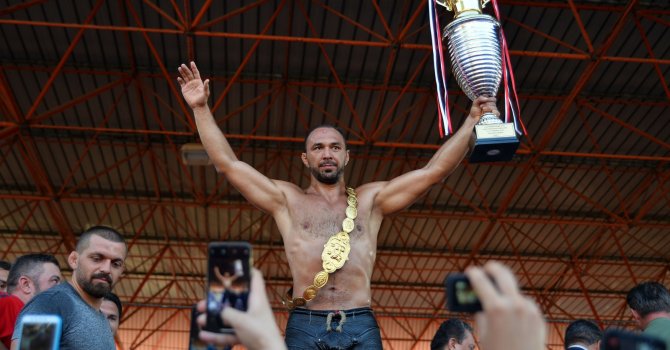 Ali Gürbüz Başkan Böcek’e verdiği sözü tuttu