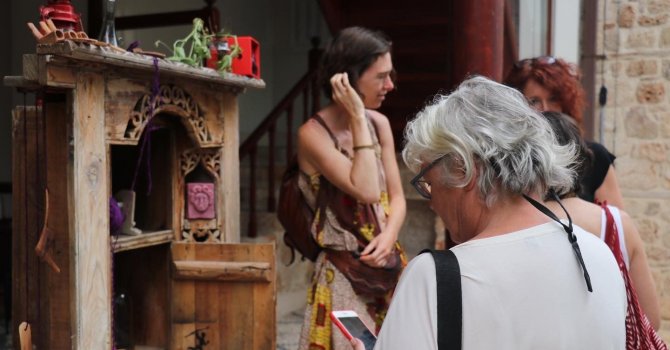 YEREL HARİKALAR DOLABI KALEİÇİNDE