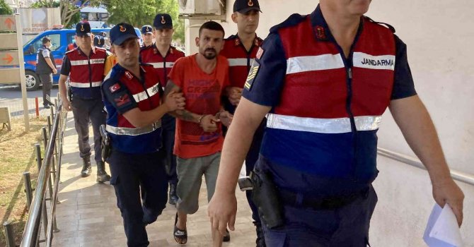 Mersin’deki komşu cinayetinde 3 kardeşe tutuklama