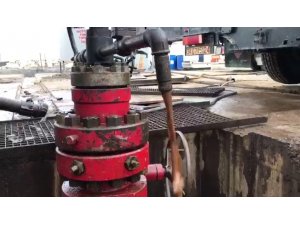 Adana’da çıkartılan petrolün vanadan akışı görüntülendi