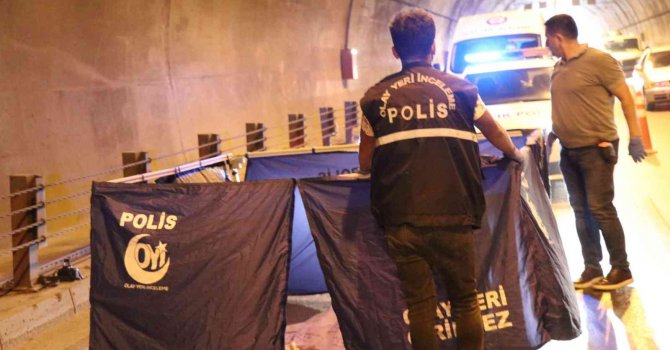 Otobüsün çarptığı motosiklet sürücüsü hayatını kaybetti