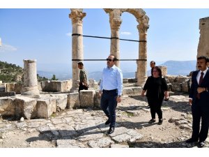 Vali Pehlivan, Mut’un doğal ve tarihi güzelliklerini gezdi