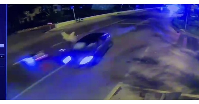 Motosikletliyle otomobile çarpan Rus turist hayatını kaybetti...Kaza anı kameralara yansıdı