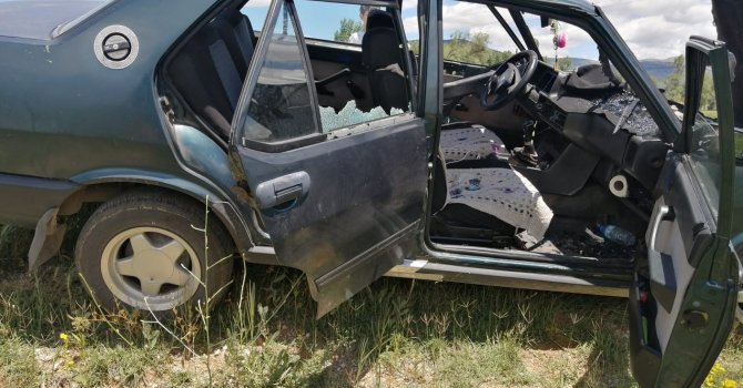 İki otomobilin çarpıştığı kazada hemşire yaralandı