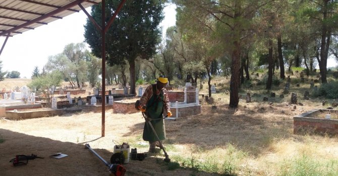 Büyükşehir’den Serik’te temizlik çalışması