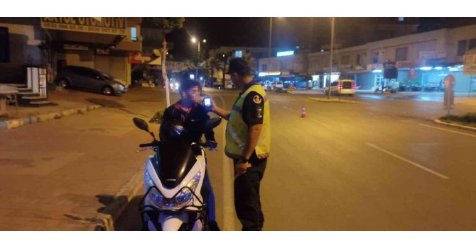 Antalya’da trafik denetiminde 77 sürücüye ceza