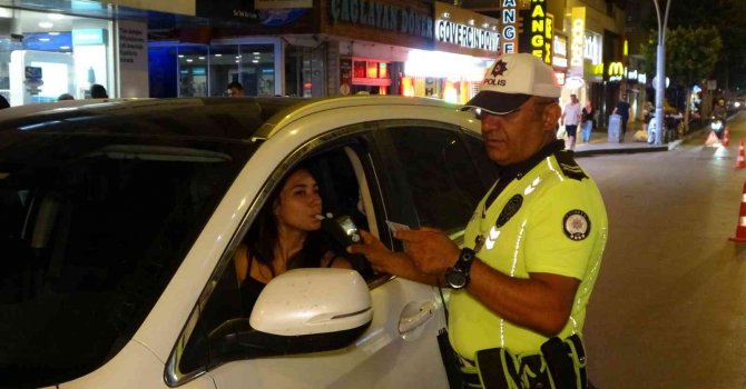Manavgat’ta araç sürücülerine alkol denetimi