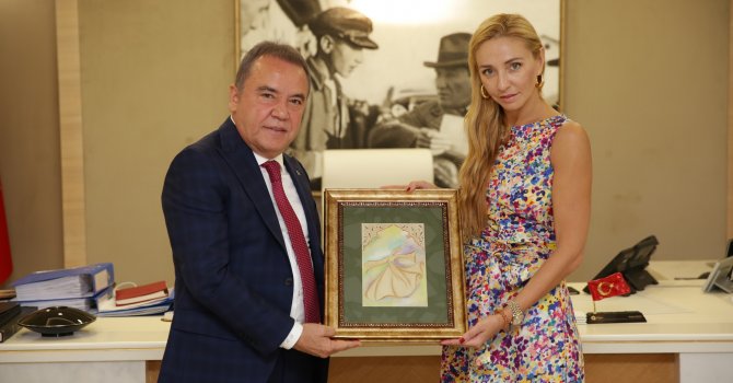 Dünya Şampiyonu Navko Başkan Böcek’i ziyaret etti