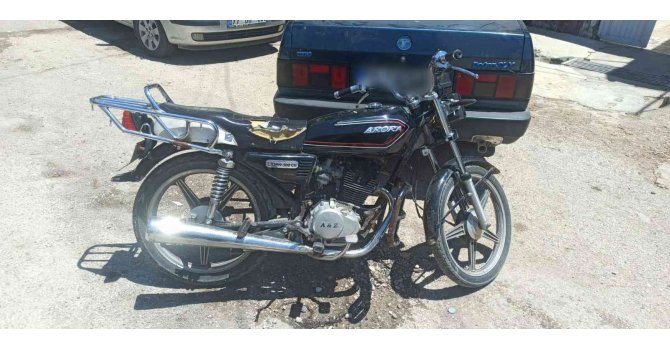 Uyuşturucu hap ve çalıntı motosikletle yakalandı
