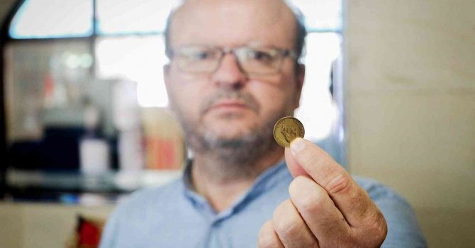 Antalya’da kuyumcuya sahte cumhuriyet altını şoku