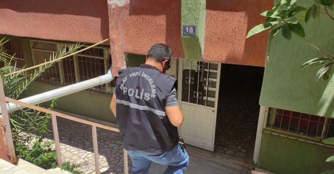 Yalnız yaşayan yaşlı adam evinde ölü bulundu