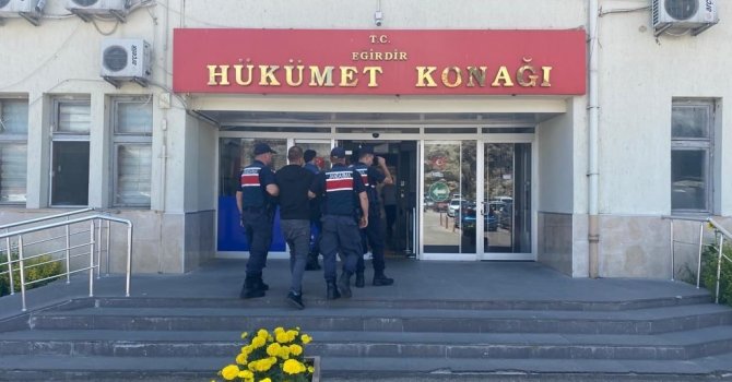 Kendisini jandarma personeli olarak tanıtıp 7 vatandaşı 1 milyon TL’ye yakın dolandırdı