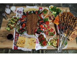 "Açma kebap" Adanalıların yeni gözdesi oldu