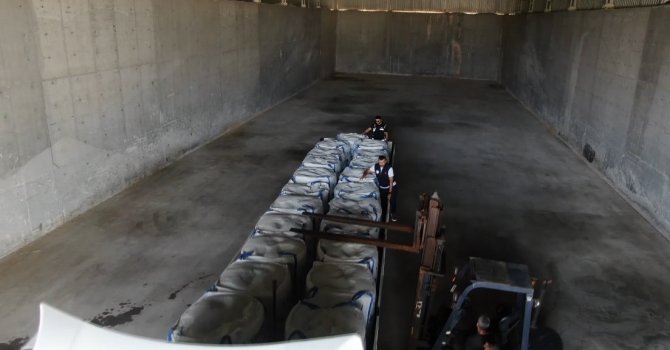 Mersin’de 7 bin 501 ton gümrük kaçağı gübre ele geçirildi