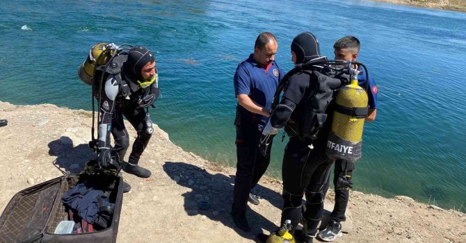 Barajda balık avlarken suya düşüp boğuldu