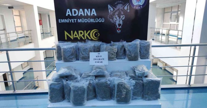 Klima motor kapağının içinde 16 kilo 250 gram esrar ele geçirildi