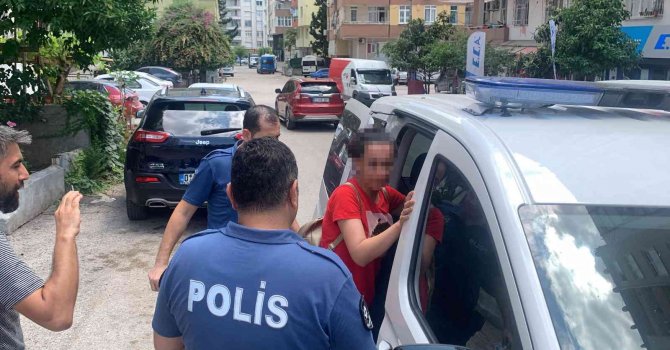 Kocasını bıçakla yaraladı