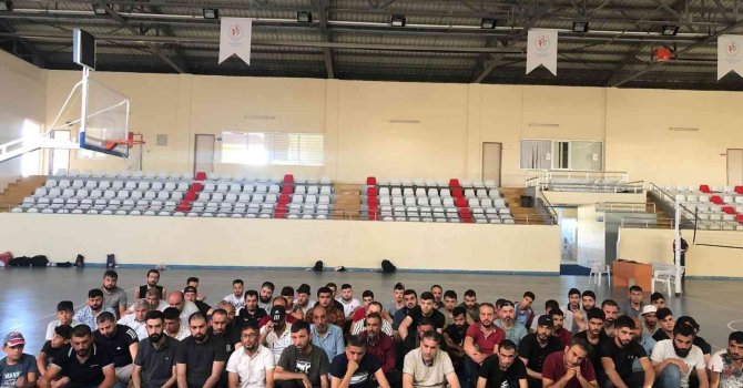 Yurt dışına kaçmaya hazırlık yapan 66 göçmen yakalandı