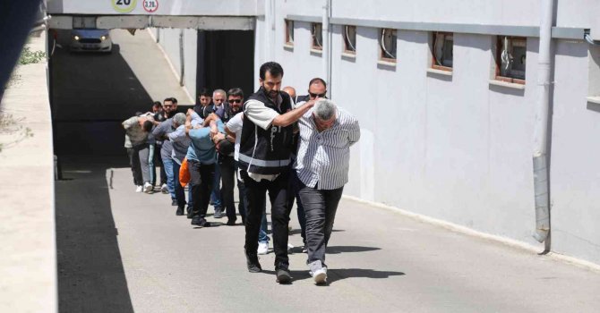 Silah kaçakçılarına 6 tutuklama