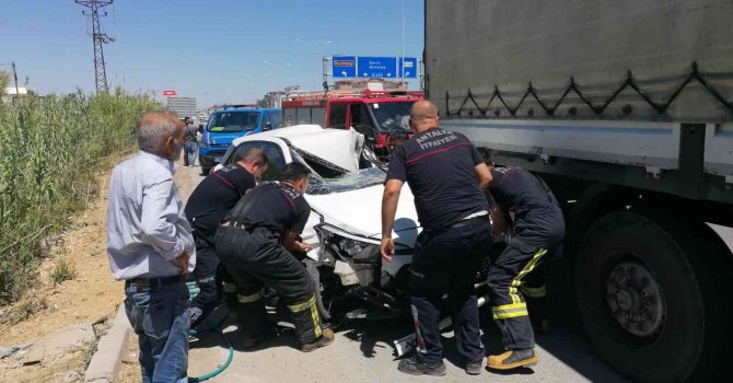Antalya’da bir kaza diğerini beraberinde getirdi: 2 yaralı