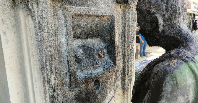 Romalı heykelini benzin dökerek yakan şahıs gözaltına alındı