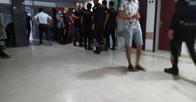 Adana’da düğünde bıçaklı ve silahlı kavga: 5 yaralı