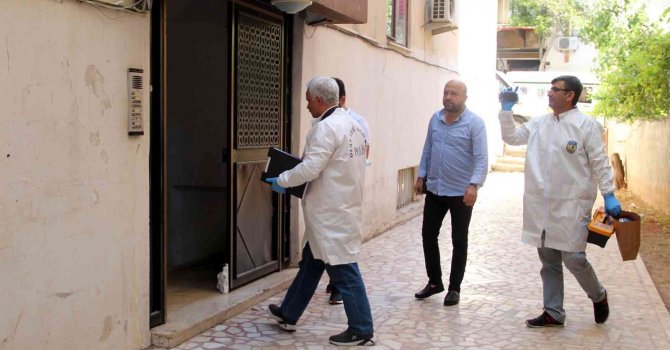 Evinde ölü bulundu, odasında pet şişe içinde ev yapımı alkol bulundu