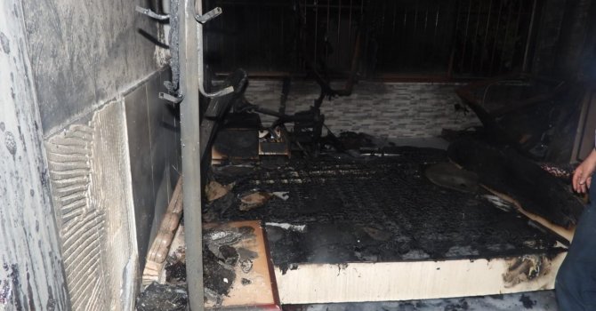 Hatay’da yanan ev kullanılamaz hale geldi