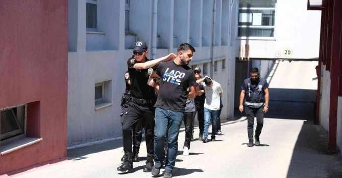 Adana’da “niye yan baktın” kavgası: 1 ölü