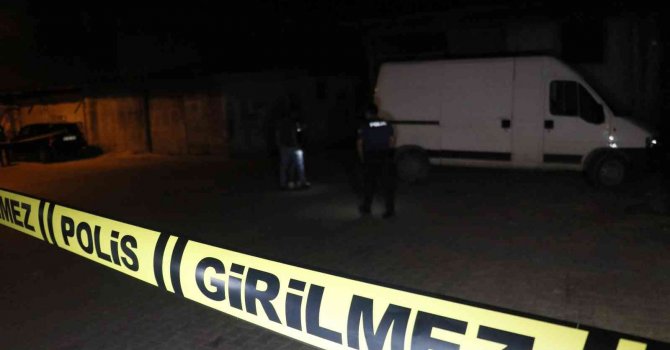 Adana’da silahlı ve bıçaklı kavga: 2 yaralı