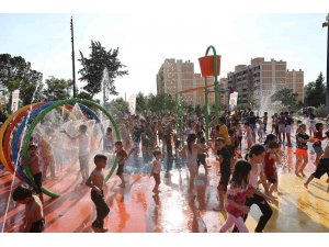 Su oyun parkları Yüreğirli çocukların eğlence merkezi oldu