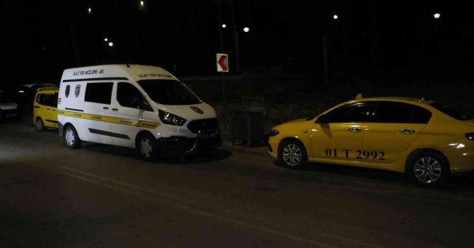 Kavgada bıçaklanan taksi sürücüsü ağır yaralandı