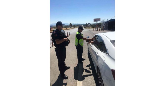 Antalya’da “Düzensiz Göçle Mücadeleye Yönelik Huzur Uygulaması”