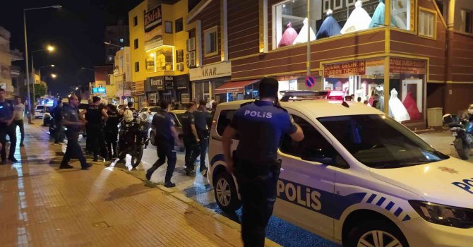 Adana’da düğünde silahlı ve bıçaklı kavga: 2 yaralı