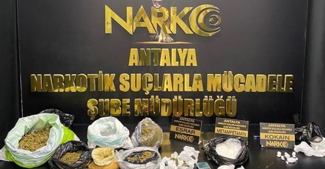 Antalya polisi, uyuşturucu tacirlerine bayram yaptırmadı
