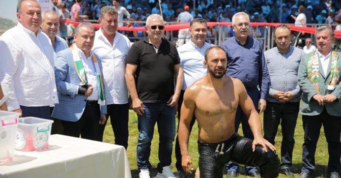 Gökbel’in başpehlivanı da Ali Gürbüz oldu